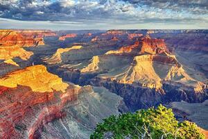 DIMEX | Vliesové fototapety na stenu Scenérie Grand Canyonu MS-5-1648 | 375 x 250 cm | zelená, modrá, žltá, šedá