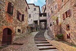 DIMEX | Vliesové fototapety na stenu Arezzo Toskánsko MS-5-0737 | 375 x 250 cm | hnedá, šedá
