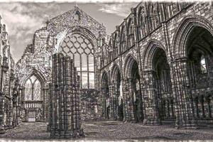 DIMEX | Vliesové fototapety na stenu Holyrood, monochromatický MS-5-1057 | 375 x 250 cm | biela, čierna, šedá