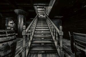 DIMEX | Vliesové fototapety na stenu Interiér pirátskej lode MS-5-0930 | 375 x 250 cm | čierna, šedá