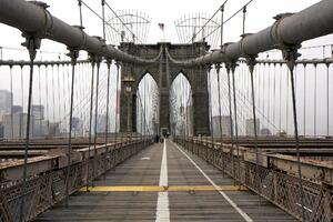 DIMEX | Vliesové fototapety na stenu Pohľad na Brooklynský most MS-5-2997 | 375 x 250 cm | biela, žltá, hnedá, šedá