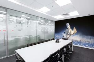 Samolepiaca vliesová fototapeta Kôň bežiaci snehom 375 x 250 cm