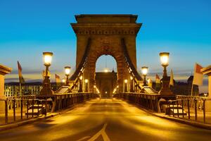 DIMEX | Vliesové fototapety na stenu Most v Budapešti MS-5-0675 | 375 x 250 cm | modrá, žltá, šedá