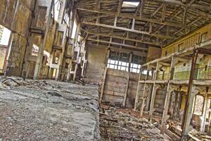 DIMEX | Vliesové fototapety na stenu Továreň zvnútra MS-5-0852 | 375 x 250 cm | biela, béžová, žltá, šedá