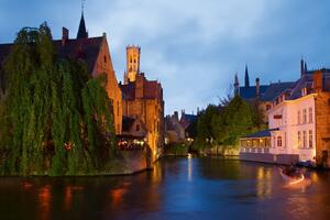 DIMEX | Vliesové fototapety na stenu Brugge, Belgicko MS-5-1012 | 375 x 250 cm | zelená, modrá, béžová, hnedá