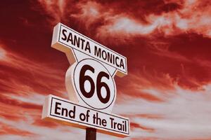 DIMEX | Vliesové fototapety na stenu Route 66 v Santa Monike MS-5-2856 | 375 x 250 cm | červená, biela, čierna