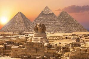 DIMEX | Vliesové fototapety na stenu Pyramídy v Gíze MS-5-1221 | 375 x 250 cm | žltá, hnedá