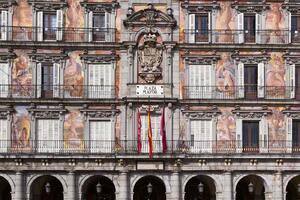 DIMEX | Vliesové fototapety na stenu Hlavné námestie Madridu MS-5-0808 | 375 x 250 cm | biela, oranžová, hnedá, šedá