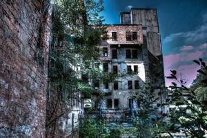 DIMEX | Vliesové fototapety na stenu Opustený vodný mlyn MS-5-0856 | 375 x 250 cm | zelená, modrá, oranžová, šedá