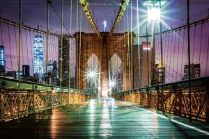 DIMEX | Vliesové fototapety na stenu Prázdny Brooklynský most MS-5-2971 | 375 x 250 cm | modrá, biela, fialová, hnedá