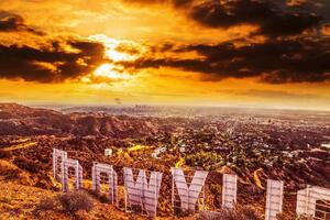DIMEX | Vliesové fototapety na stenu Pohľad na Hollywood MS-5-2972 | 375 x 250 cm | biela, žltá, hnedá