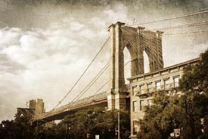 DIMEX | Vliesové fototapety na stenu Brooklynský most vo vintage MS-5-3004 | 375 x 250 cm | zelená, biela, béžová, šedá