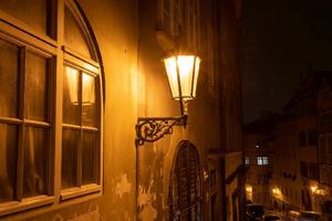 DIMEX | Vliesové fototapety na stenu Staré mesto Praha MS-5-0747 | 375 x 250 cm | čierna, žltá, šedá