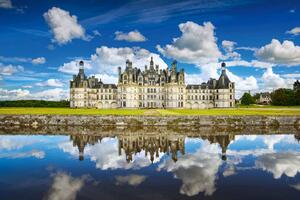 DIMEX | Vliesové fototapety na stenu Zámok Chambord III. MS-5-1083 | 375 x 250 cm | zelená, modrá, béžová, šedá