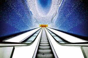 DIMEX | Vliesové fototapety na stenu Metro v Neapole MS-5-2815 | 375 x 250 cm | modrá, biela, metalická