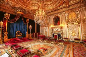 DIMEX | Vliesové fototapety na stenu Versailleský palác MS-5-0940 | 375 x 250 cm | modrá, červená, medená, žltá, oranžová