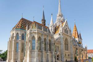 DIMEX | Vliesové fototapety na stenu Saint Matthias Church, Anglicko MS-5-0988 | 375 x 250 cm | biela, béžová, hnedá