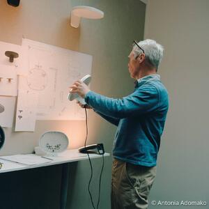 FLOS Oplight W1 nástenné LED, biela štruktúrovaná