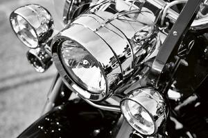 DIMEX | Vliesové fototapety na stenu Svetlomet motocykla MS-5-2801 | 375 x 250 cm | čierna, metalická