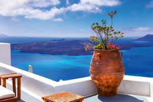 DIMEX | Vliesové fototapety na stenu Ostrov Santorini MS-5-3121 | 375 x 250 cm | modrá, biela, hnedá