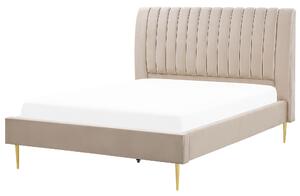 Čalúnená posteľ béžová zamatová 140 x 200 cm lamelový rošt vysoké čelo elegantný dizajn spálňa