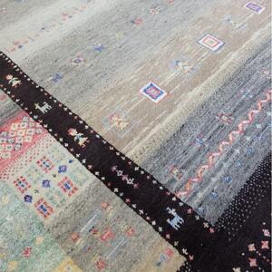 Vlnený farebný koberec Nomadi Super 1005 Schwarz 1,40 x 2,00 m