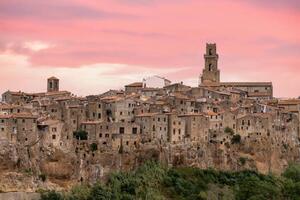 Fotografia Stone houses of Pitigliano at sunrise,, Roberto Moiola / Sysaworld