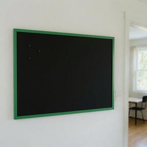 Čierna magnetická tabuľa v zelenom drevenom ráme COLOR 50x50 cm