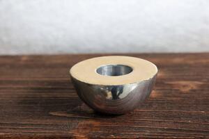 Krémovo strieborný okrúhly svietnik Cappucino 10cm