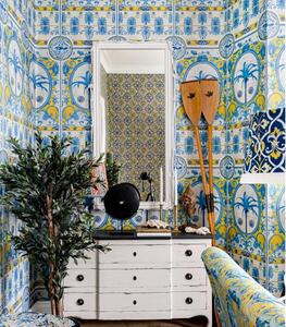 MINDTHEGAP The Villa Mural Red - tapeta