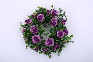 Venček z umelého kvetu RUŽIČKY fialový