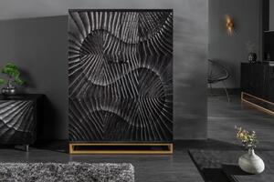 Invicta Interior - Masívna barová skriňa SCORPION 141 cm mango, čierna s 3D rezbami
