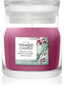 Yankee Candle Sparkling Winterberry vonná sviečka Signature 110 g