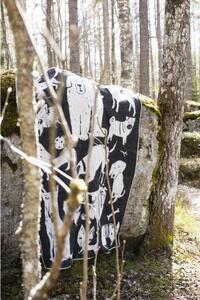 Vlnená deka Koirapuisto 130x180, čierno-biela