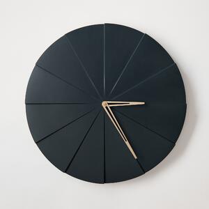 ODLITO Betónové nástenné hodiny Koláč – grafit (čierna) – 50 cm – svetlé ručičky