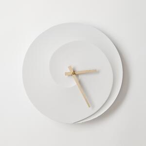 ODLITO Betónové nástenné hodiny Špirála – biela – 30 cm – svetlé ručičky