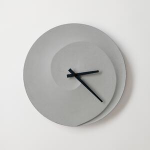 ODLITO Betónové nástenné hodiny Špirála – prírodné – 30 cm – čierne ručičky