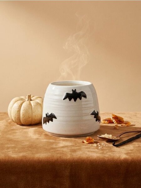 Sinsay - Voňavá sviečka Pumpkin cream brule - krémová