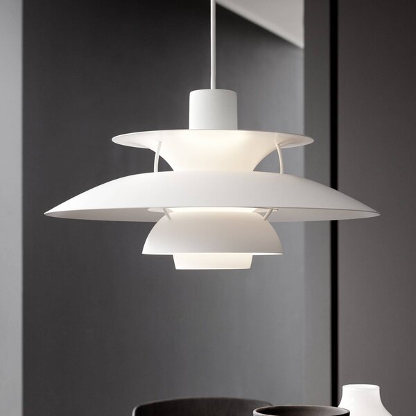Louis Poulsen PH 5 závesná lampa monochróm, biela, Biela / opálová, Obývacia izba / jedáleň, Hliník, Dizajn, Závesné svietidlo