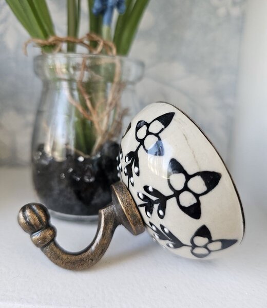 Bronzový antik nástenný háčik s porcelánovou knopkou - Ø 6*7 cm - Clayre & Eef