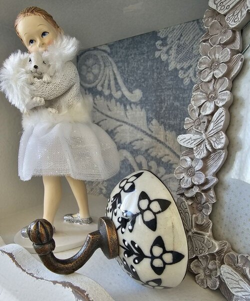Bronzový antik nástenný háčik s porcelánovou knopkou - Ø 6*7 cm - Clayre & Eef