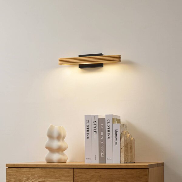 Lucande LED nástenné svetlo Lieske, 40 cm, drevo, čierne, Svetlé drevo, Obývacia izba / jedáleň, Drevo, Moderný, Nástenné svietidlo