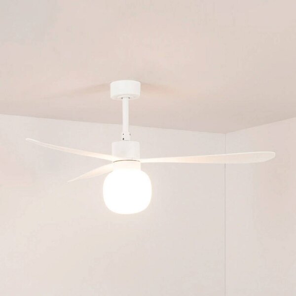 FARO BARCELONA Stropný ventilátor s LED osvetlením Amelia Ball L, biely, DC, tichý, 132 cm, Biela / opálová, Obývacia izba / jedáleň, Plast, Moderný
