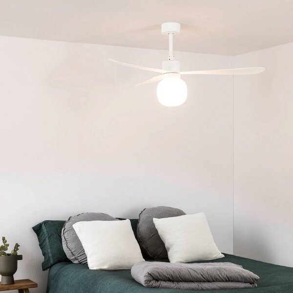 FARO BARCELONA Stropný ventilátor s LED osvetlením Amelia Ball L, biely, DC, tichý, 132 cm, Biela / opálová, Obývacia izba / jedáleň, Plast, Moderný