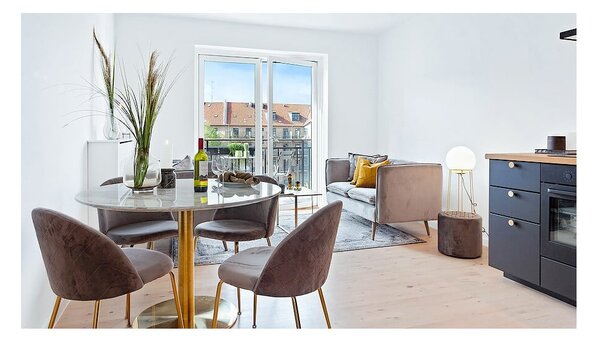 Okrúhly jedálenský stôl s doskou v dekore mramoru ø 110 cm Bolzano – House Nordic