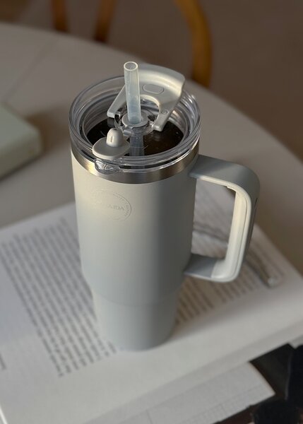 Termopohár so slamkou 885 ml Light Grey AYA&IDA