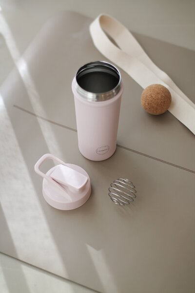 Shaker fľaša 750 ml Soft Rose AYA&IDA