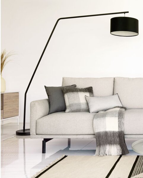 Čierna stojacia lampa s textilným tienidlom (výška 221,5 cm) Ciana – Kave Home