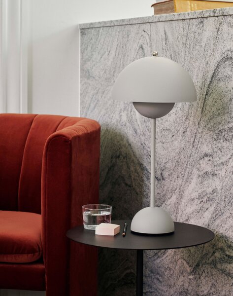 &Tradition Stolná lampa Flowerpot VP3, matt light grey 133084A219