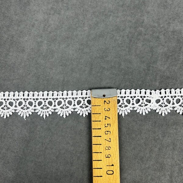 Čipka biela - 74098 šírka 30 mm , metráž